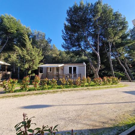 Camping Aux Portes De Cassis Roquefort la Bedoule Bagian luar foto