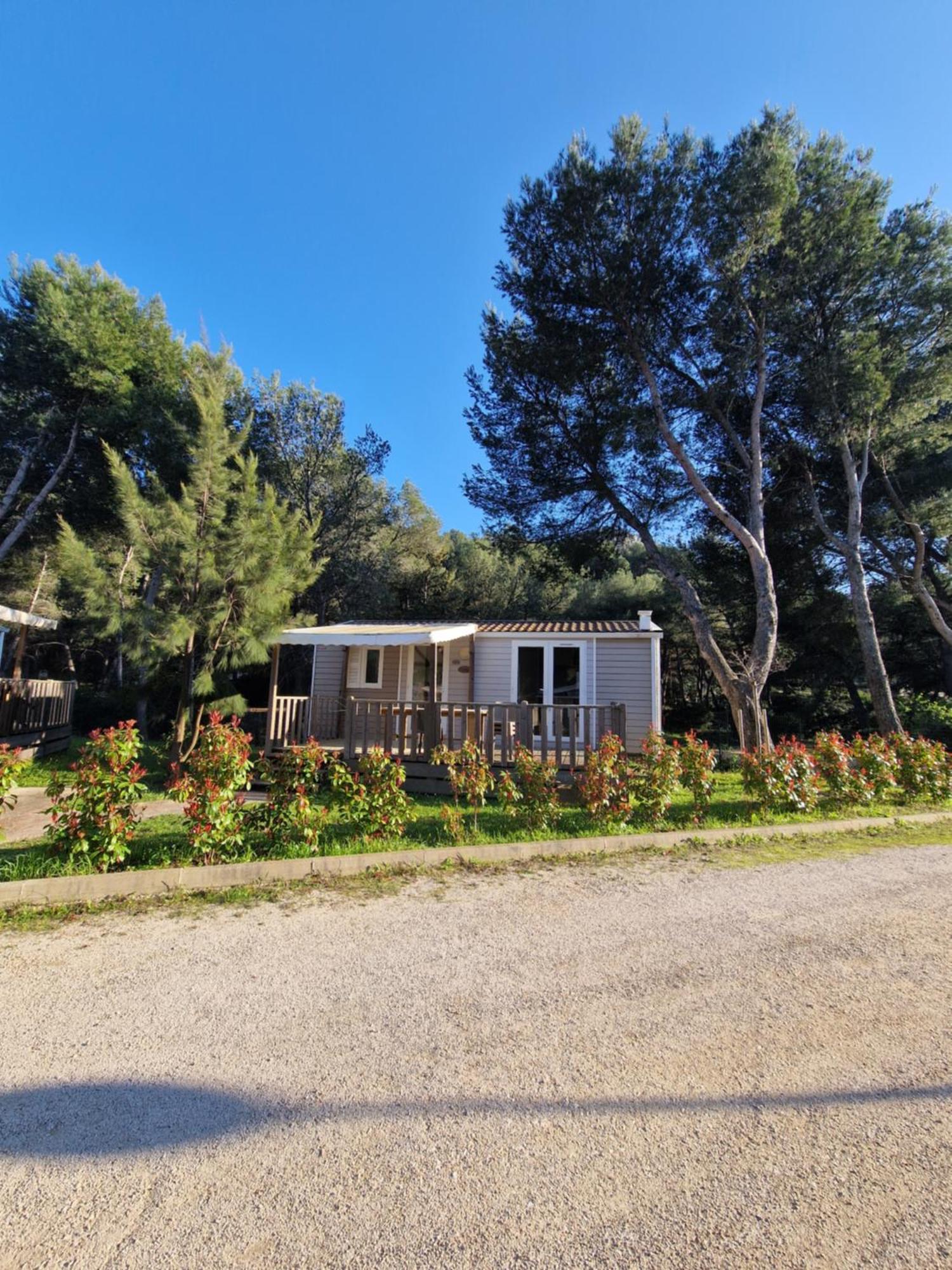 Camping Aux Portes De Cassis Roquefort la Bedoule Bagian luar foto