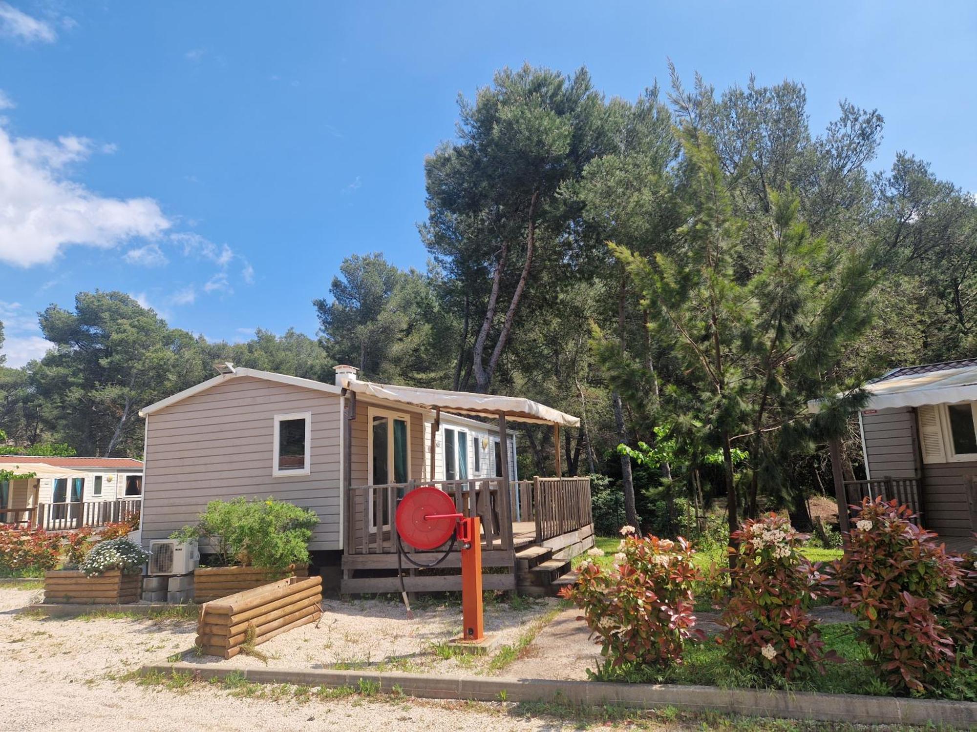 Camping Aux Portes De Cassis Roquefort la Bedoule Bagian luar foto
