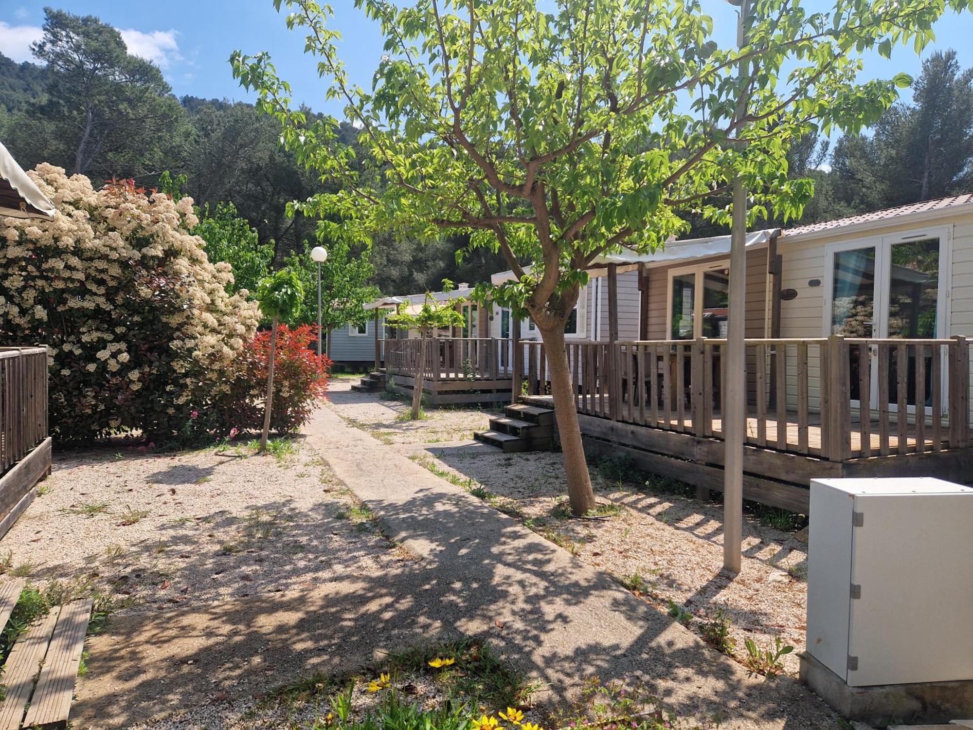Camping Aux Portes De Cassis Roquefort la Bedoule Bagian luar foto