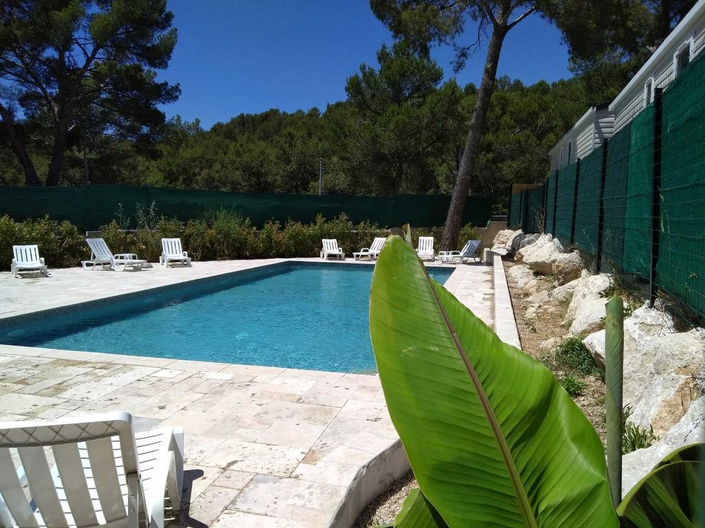 Camping Aux Portes De Cassis Roquefort la Bedoule Bagian luar foto